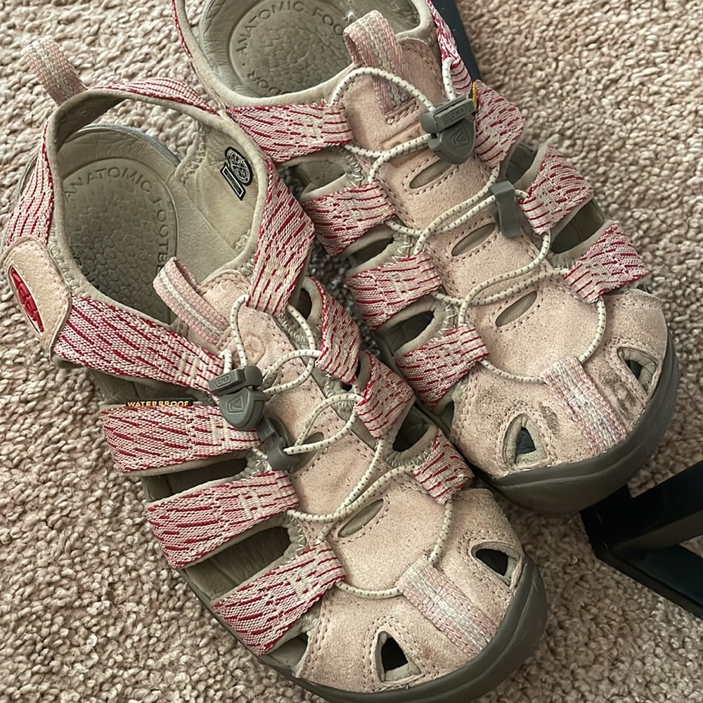 Keen waterproof sandals - Picture 2 of 9